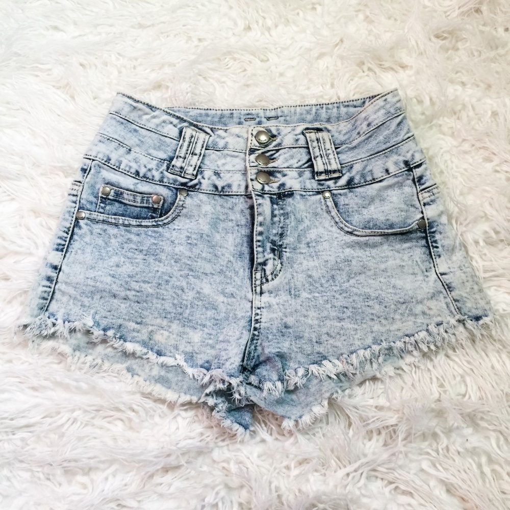Trendy High Waisted Washed Denim Shorts